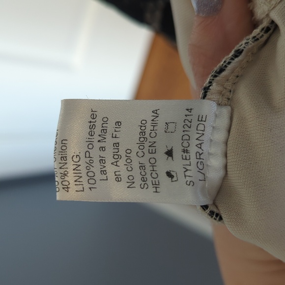 Trac Lace Formal Dress - Picture 5 of 8